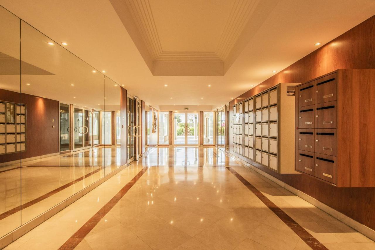Le Palais Napoleon Appartement Golfe-Juan Buitenkant foto