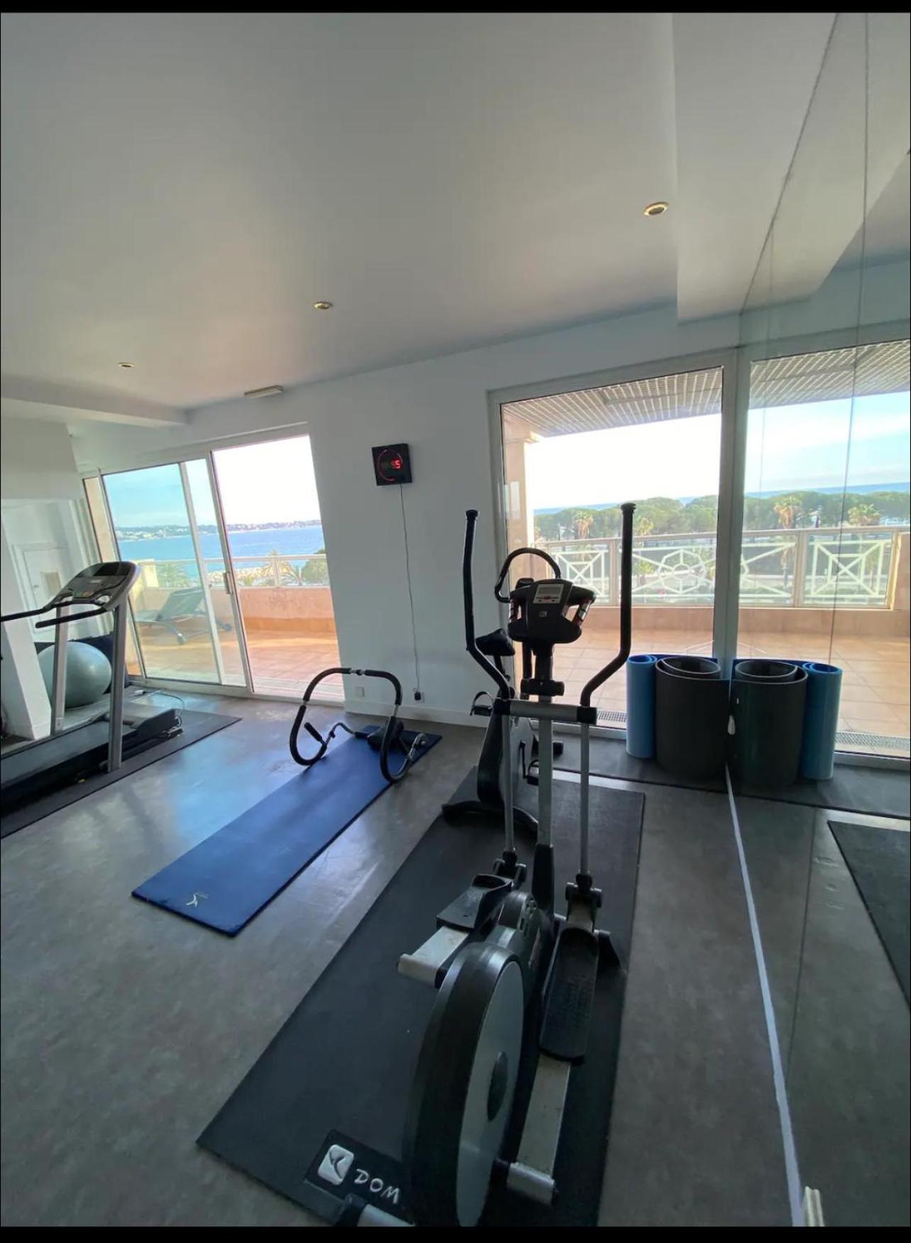 Le Palais Napoleon Appartement Golfe-Juan Buitenkant foto